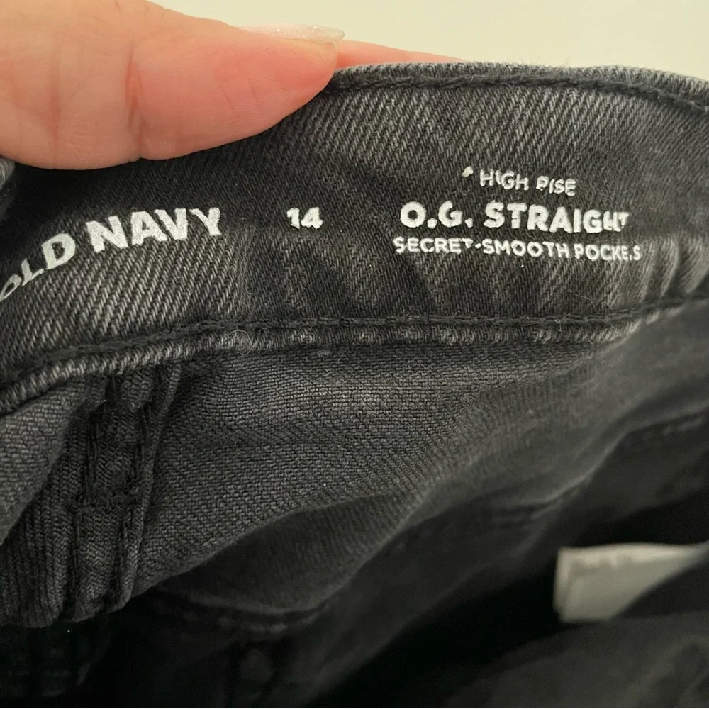 Old Navy O.G. Straight high rise black wash raw hem size 14 - Picture 8 of 8